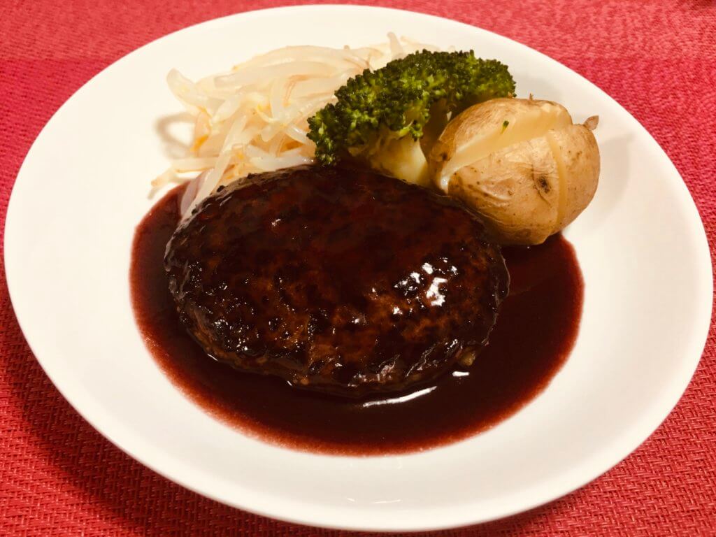 【上野貴史シェフレシピvol.3 】「感動の食感」肉汁あふれる和牛ハンバーグの作り方